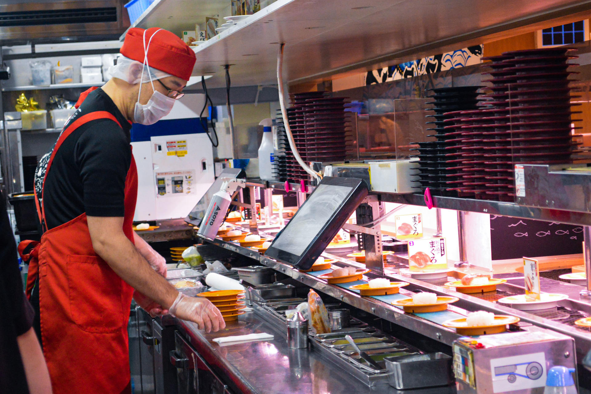 En Japón, los chefs de sushi automatizados buscan reducir el desperdicio de comida