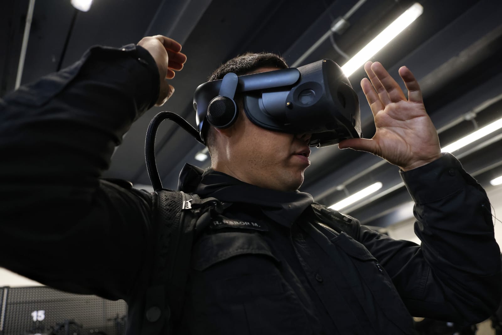 Policías de Ciudad de México entrenan en realidad virtual 3D