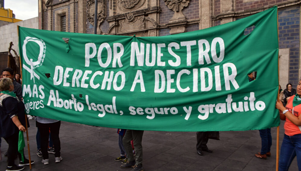 Prohibición del aborto aumenta la morbilidad materna en El Salvador