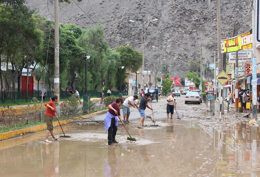 Perú confirma que ciclón Yaku se alejó de sus costas y no representa peligro