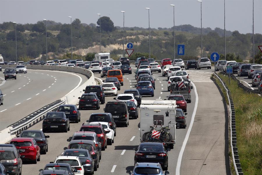 La UE prohíbe definitivamente vender coches que emitan CO2 a partir de 2035