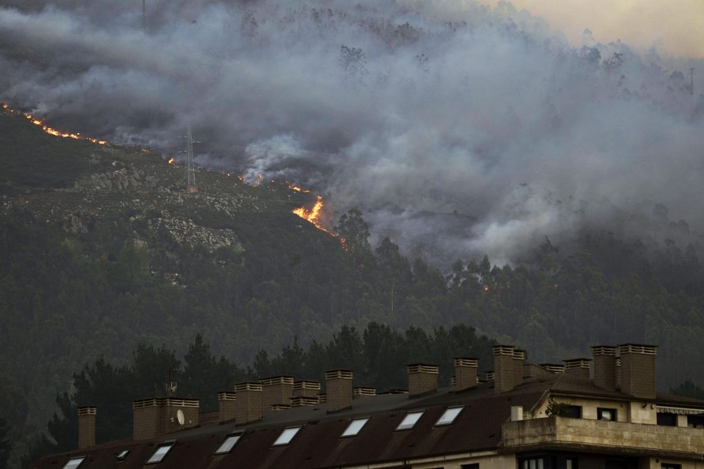 El fuego arrasa 28.400 hectáreas en tres meses en España, más que en años completos