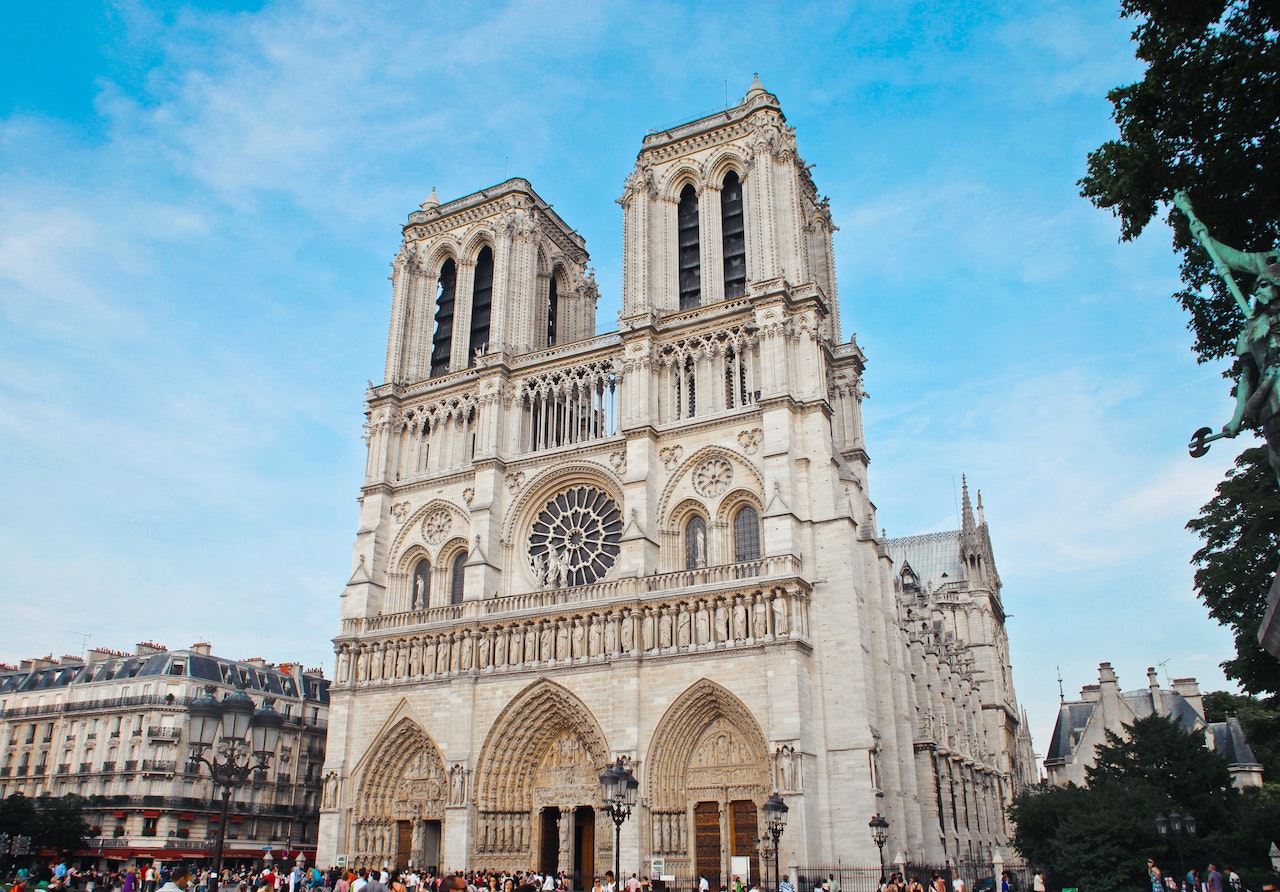 Notre-Dame de París revela su corsé de hierro