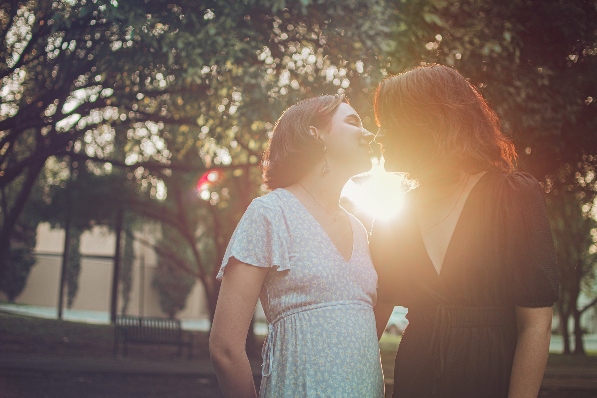 ¿Qué ocurre en nuestro cerebro cuando nos enamoramos o besamos?