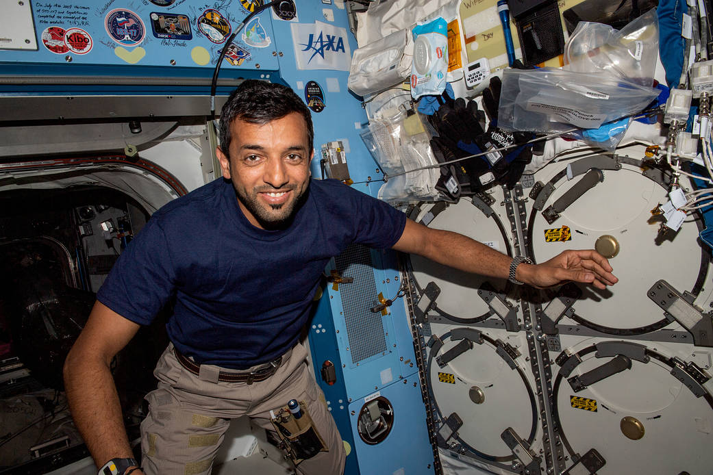 Un emiratí, primer astronauta árabe que sale al espacio desde la ISS