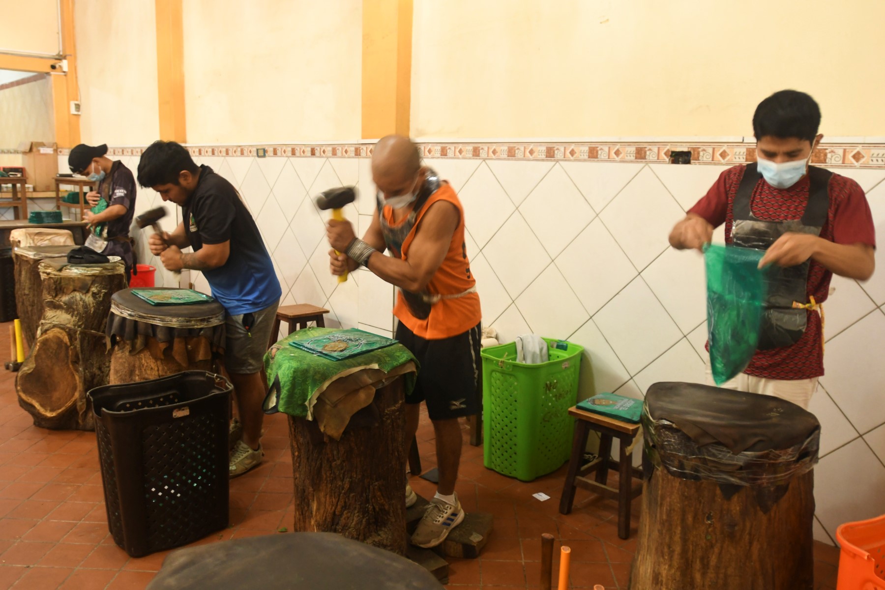 La hoja saborizada de coca cambia un gusto milenario en Bolivia