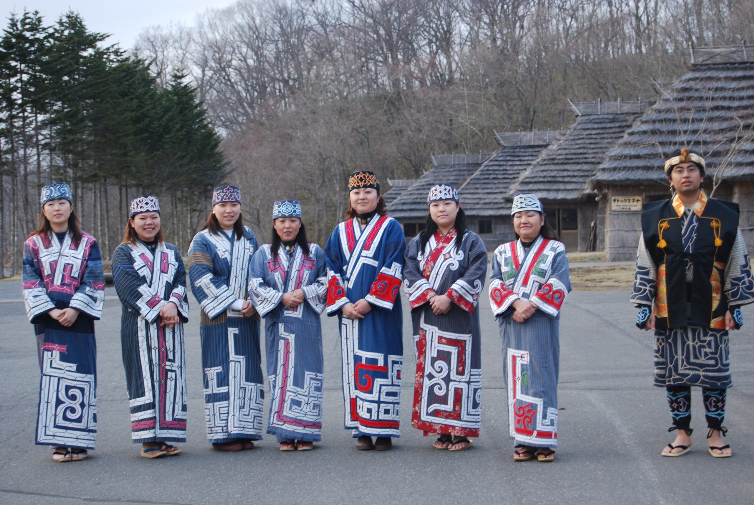 Un compendio para retomar el estudio de la amenazada lengua ainu de Japón