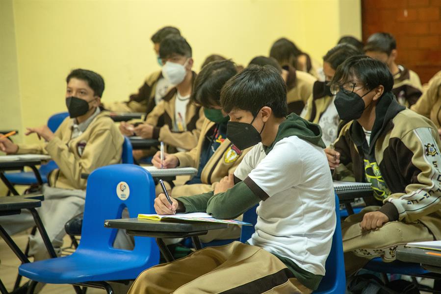 Ocho de cada 10 alumnos en México y Centroamérica presenta déficit educativo