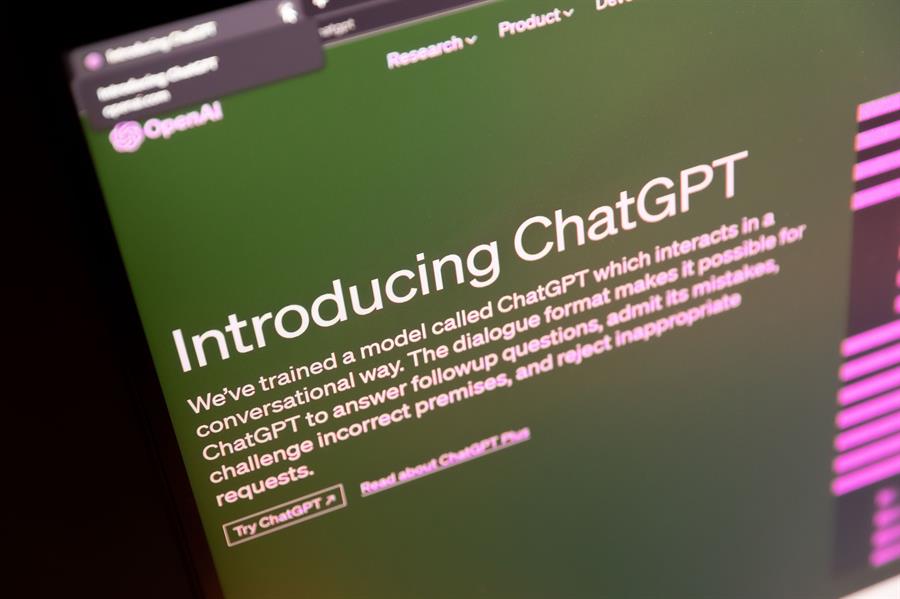 El creador de ChatGPT dice que regular la IA es «crucial»