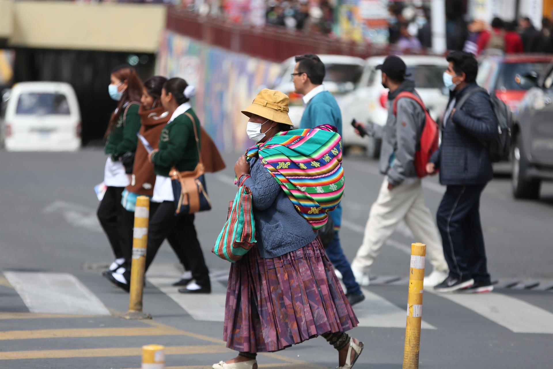 Bolivia mantiene medidas de bioseguridad contra la COVID-19