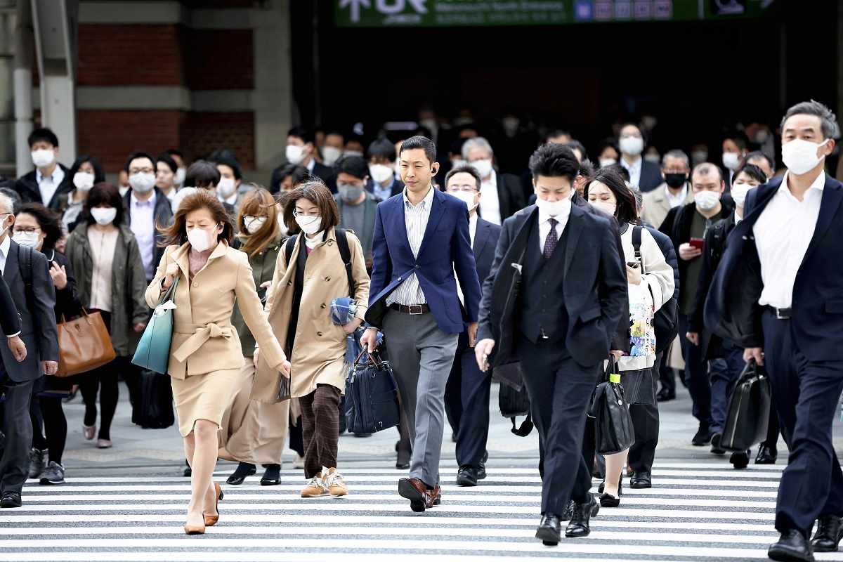 Japón cambia el estatus de COVID-19 a nivel de gripe estacional