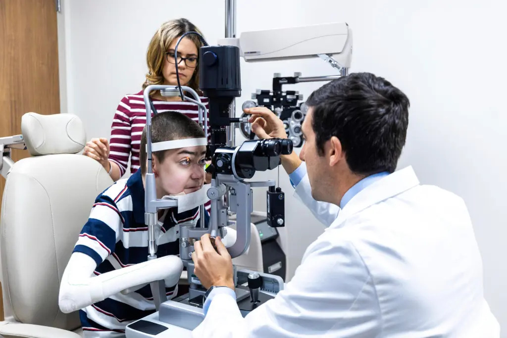 Un menor recupera la vista gracias a una pionera terapia génica ocular