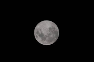 577-2-CIENCIA_Luna_Mark Garcia vía NASA