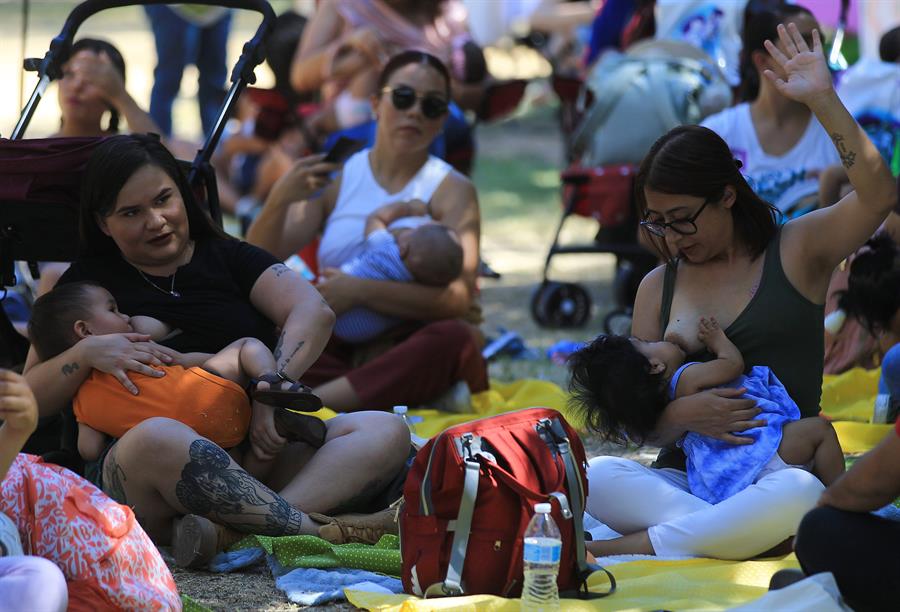 Cientos de mujeres en norte de México promueven la lactancia materna