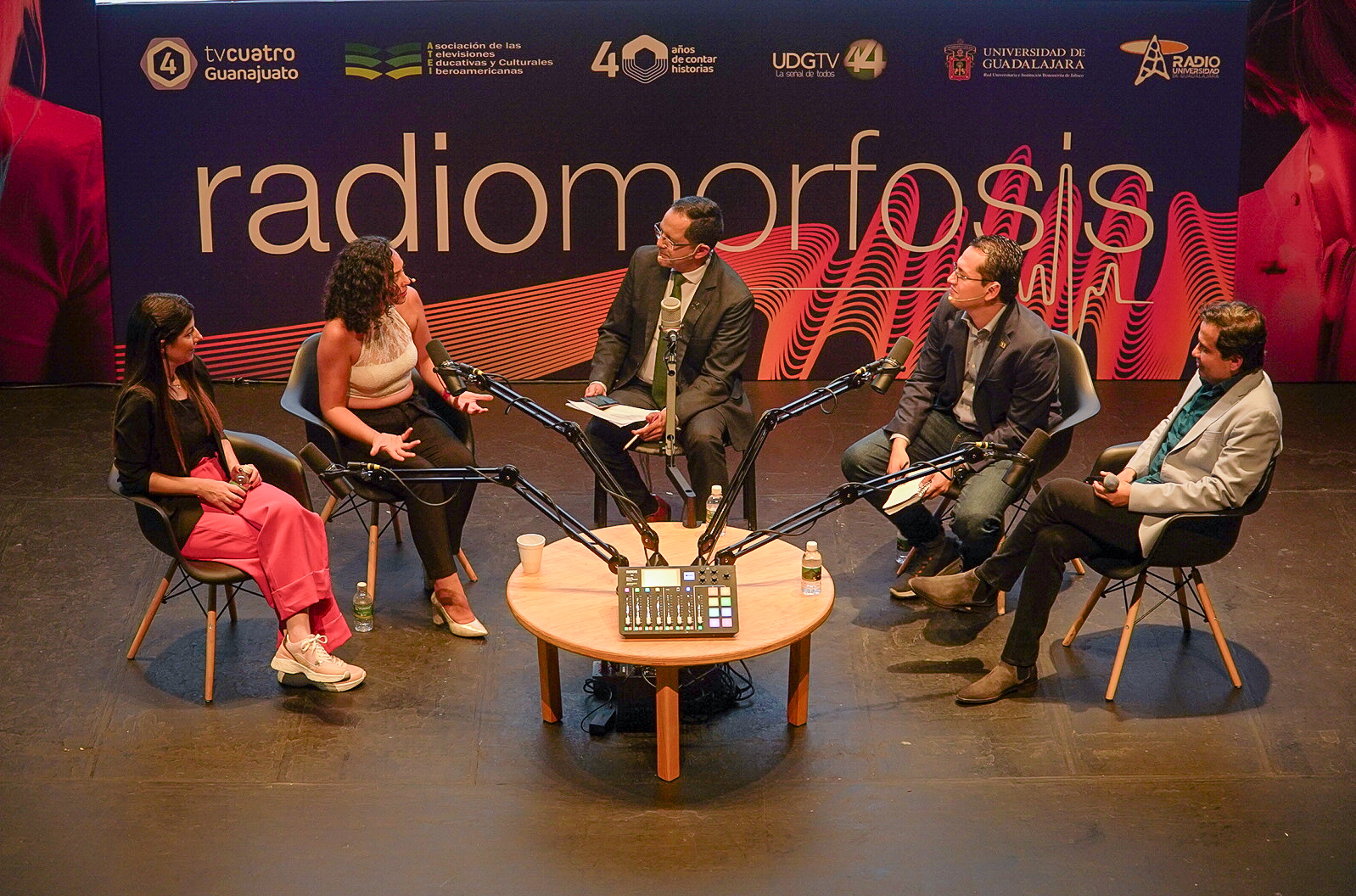 Experimentar, la clave del futuro en la radio