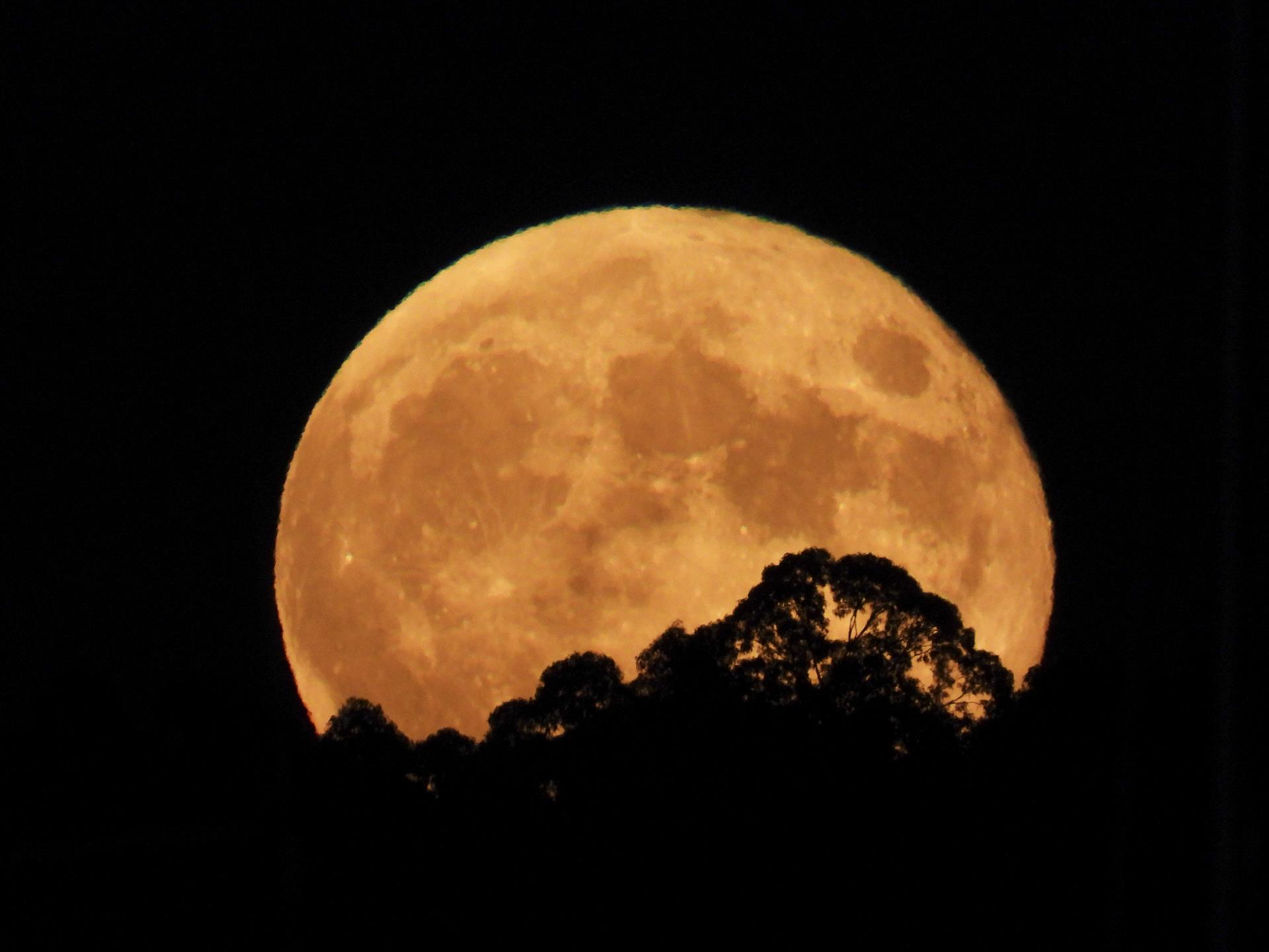 La Luna se formó hace al menos 4.460 millones de años, 40 millones antes de lo calculado