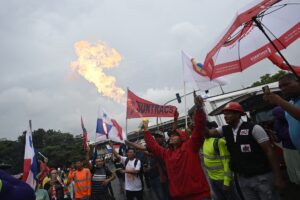 PANAMA-POLITICS-PROTEST-MINING