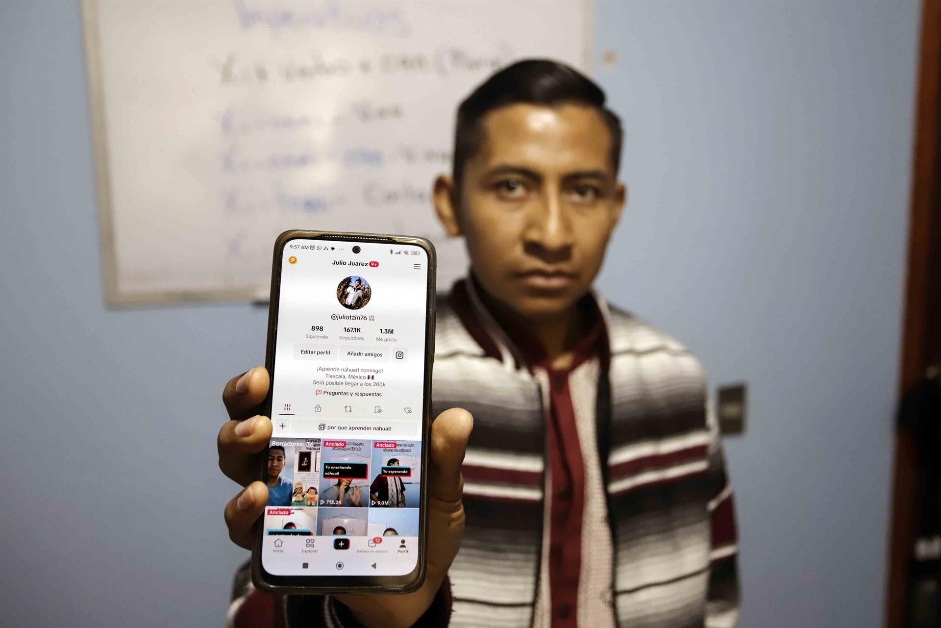 Un profesor mexicano busca preservar el náhuatl a través de Tik Tok