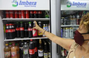 El consumo de bebidas azucaradas ha aumentado al menos un 16 % desde 1990, según un estudio