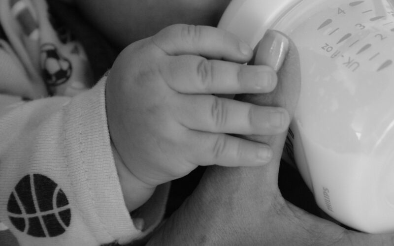 Dieta y parto prematuro influyen en la composición de la leche materna