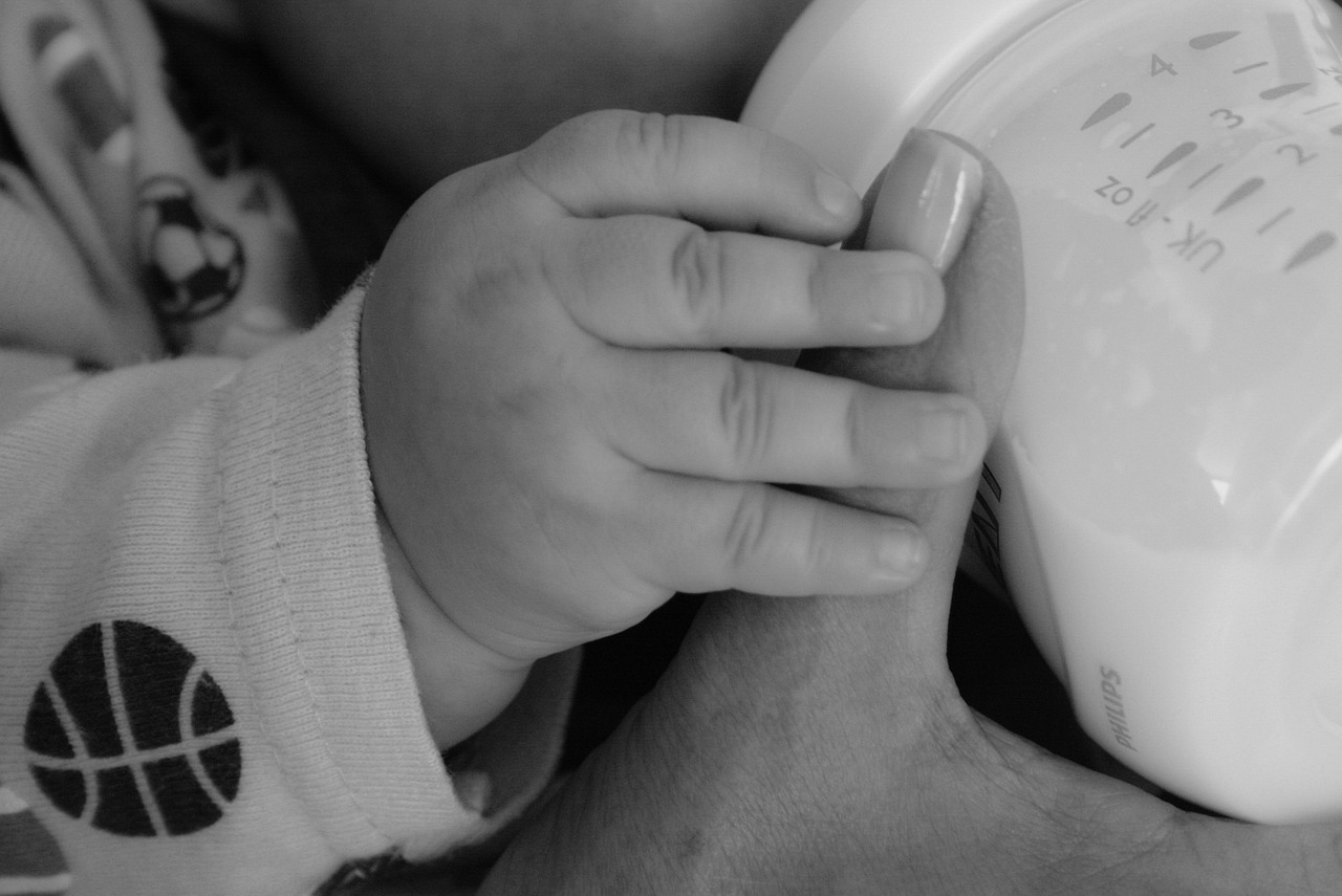 Dieta y parto prematuro influyen en la composición de la leche materna