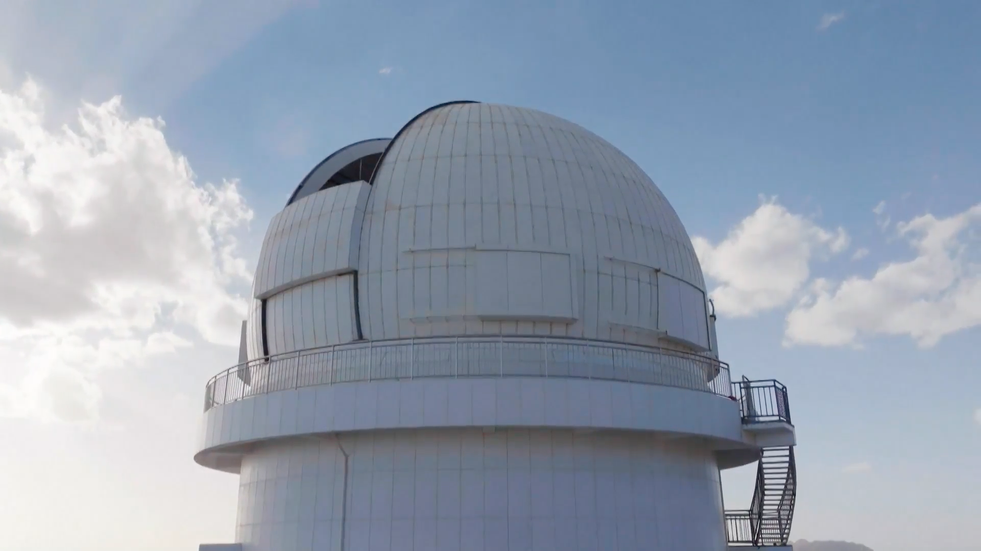 China inauguró el mayor telescopio de campo amplio