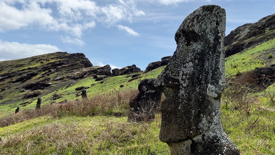 Se cumple un año del incendio que asoló a la recóndita isla de Pascua