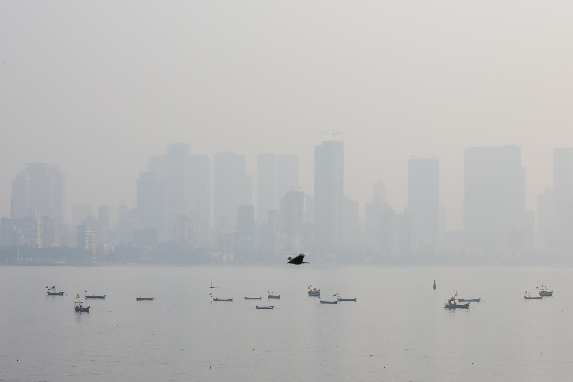 Cierran escuelas en Nueva Delhi por alza de la contaminación