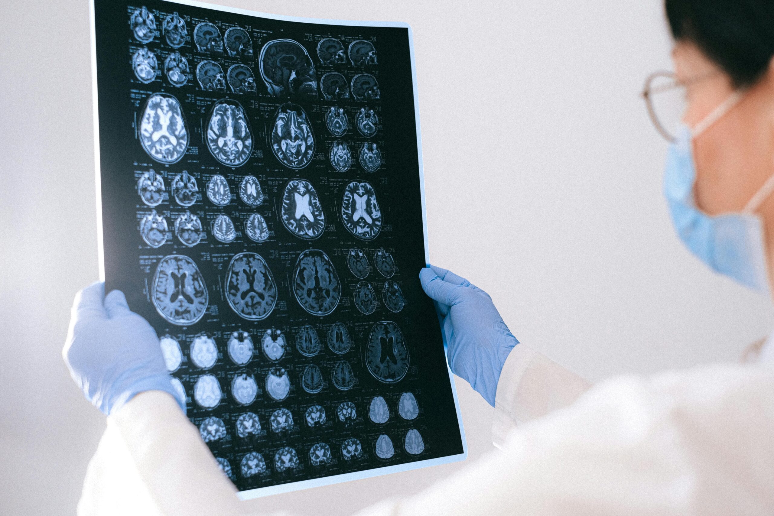 Científicos de Colombia y Argentina buscan identificar mutaciones del alzheimer