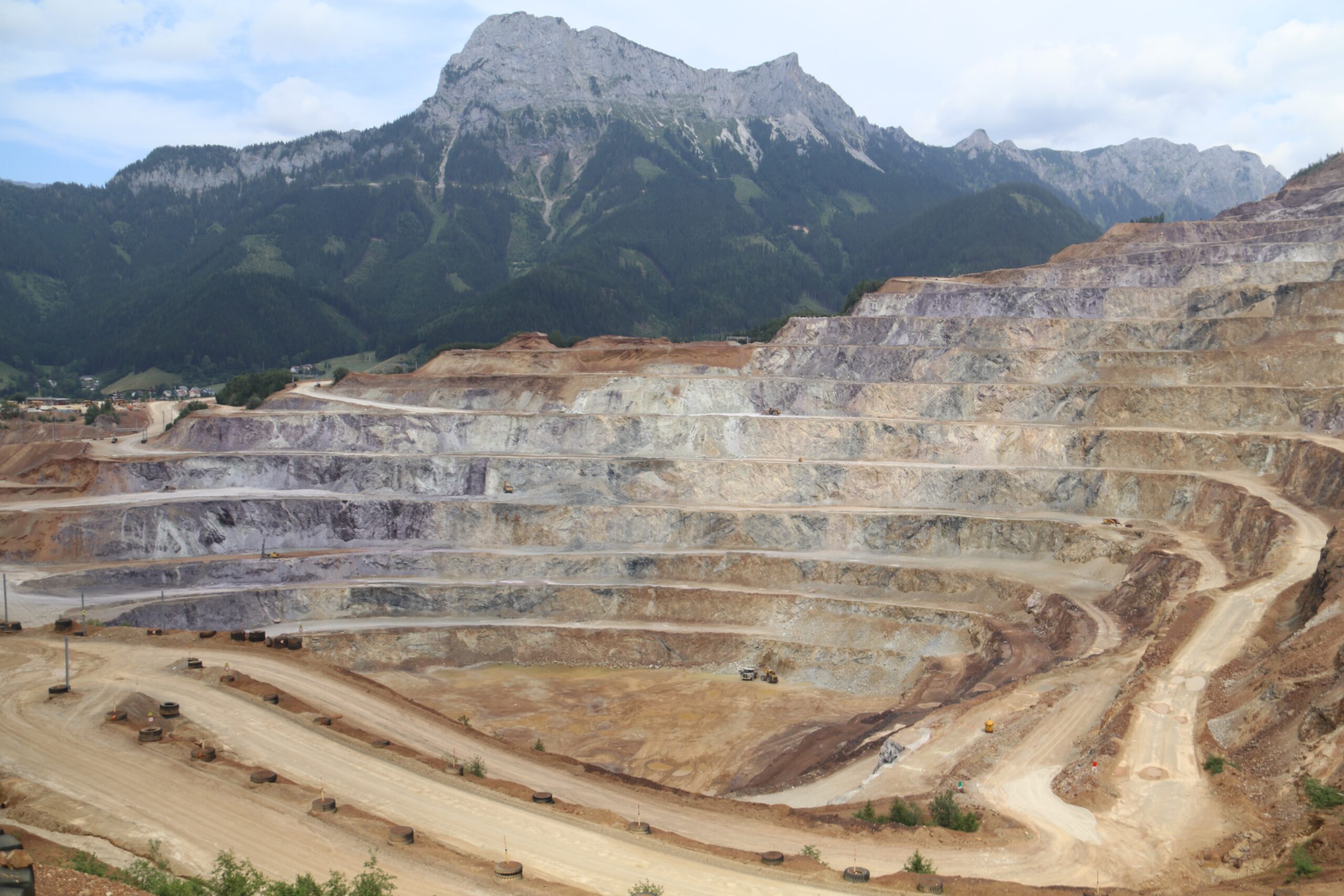 Un 67 % de la demanda de minerales podría cubrirse con metales reciclados, según informe