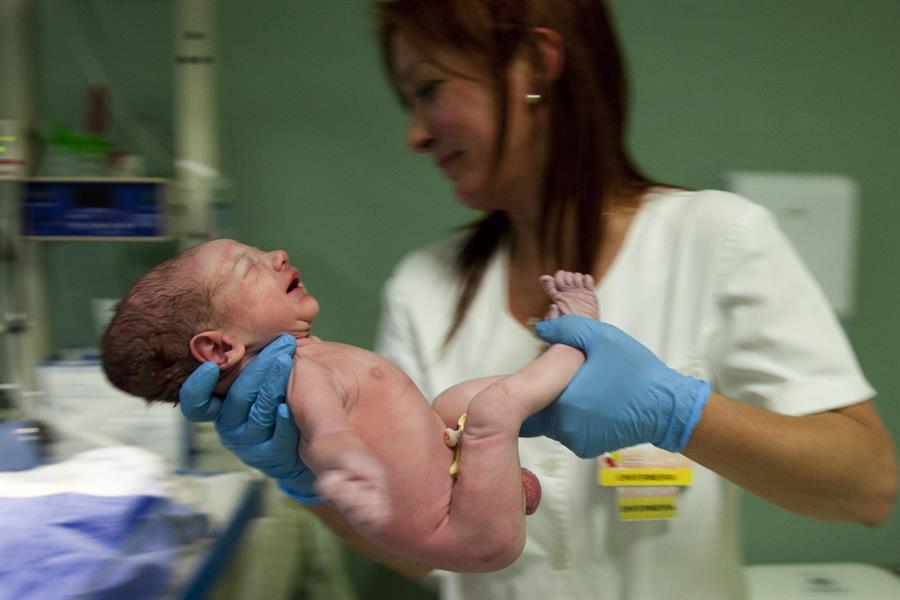 Los bebés utilizan el sistema inmunitario de forma diferente, pero eficaz