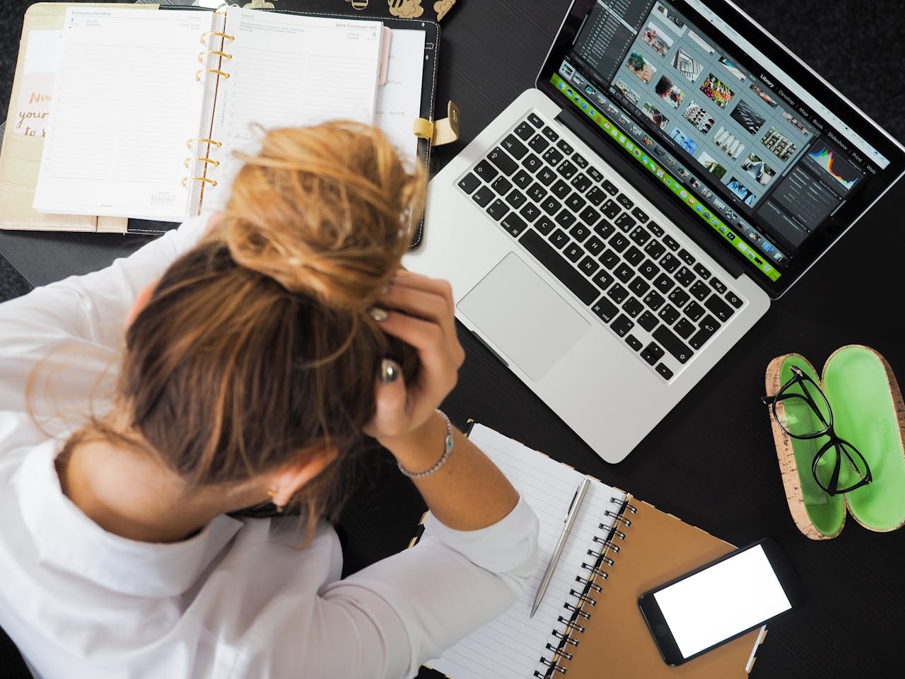 Por qué la carga mental desborda a las mujeres y lastra la igualdad