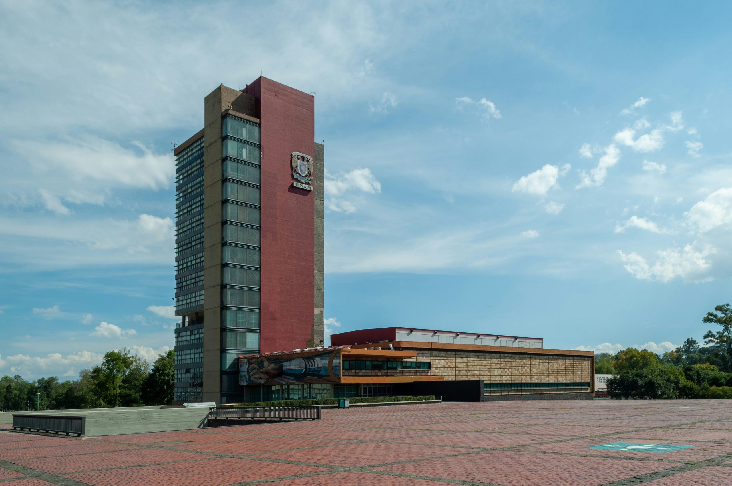 La Torre de Rectoría de la UNAM: símbolo arquitectónico y artístico del siglo XX