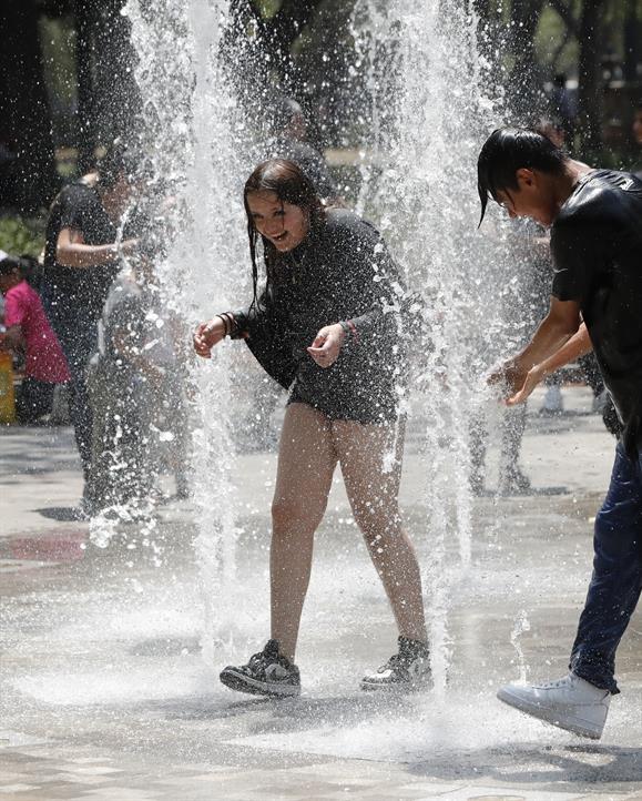 La onda de calor en México causa temperaturas de más de 40 grados en 23 estados