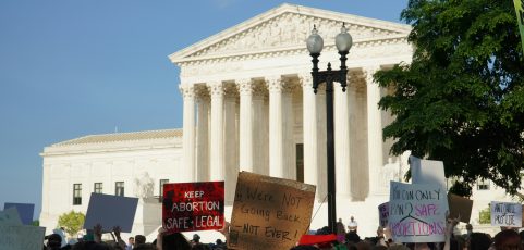 ‘Prohibición de viaje para abortar’, una iniciativa conservadora en pueblos de EEUU