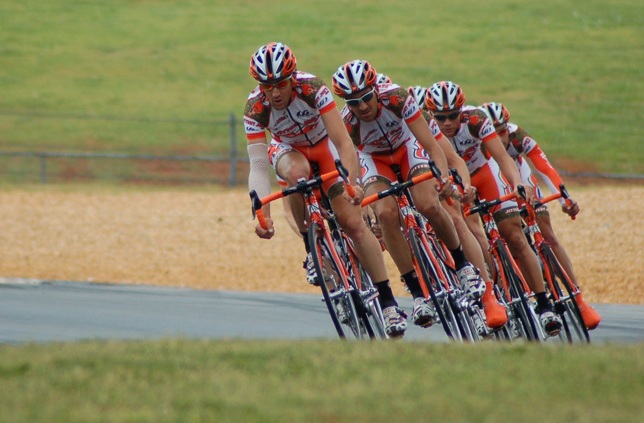 La aerodinámica, uno de los factores que determina el rendimiento del ciclista