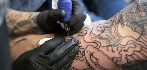 ¿Qué sucede en tu piel cuando te haces un tatuaje? Aquí te lo contamos