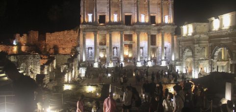 Ruinas, luces y acción: la apuesta de Turquía para atraer turismo cultural histórico