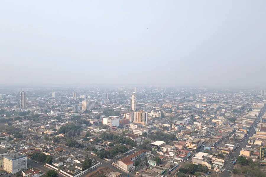 Por ola de incendios, brasileños enfrentan alza de problemas respiratorios