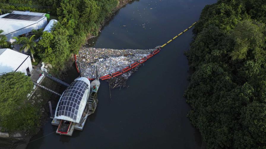 Wanda, la máquina que evita toneladas de basura en el mar de Panamá