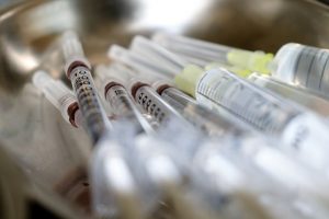 syringes-5057119_640