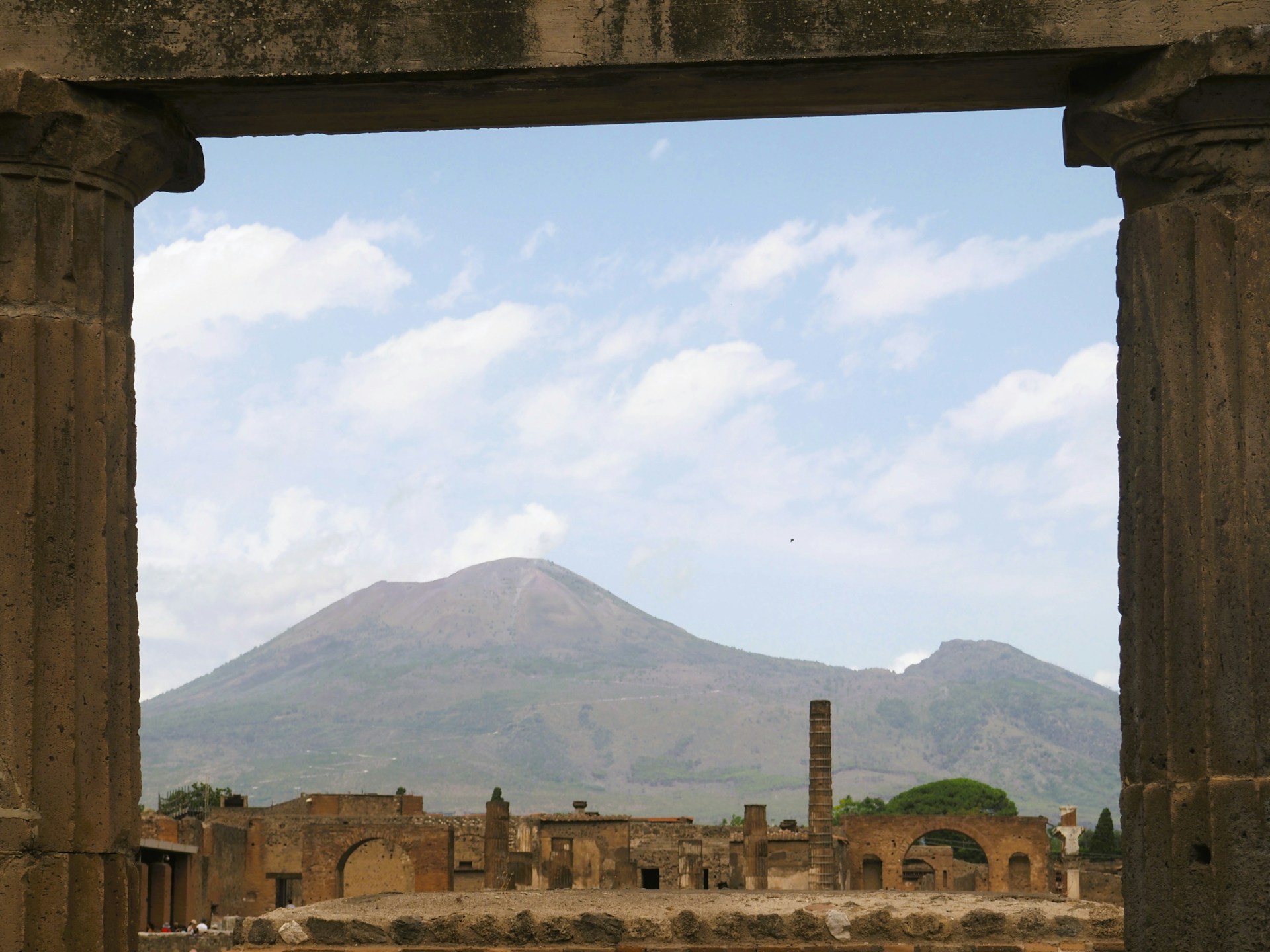 Arqueólogos descubren un gran complejo termal en Pompeya