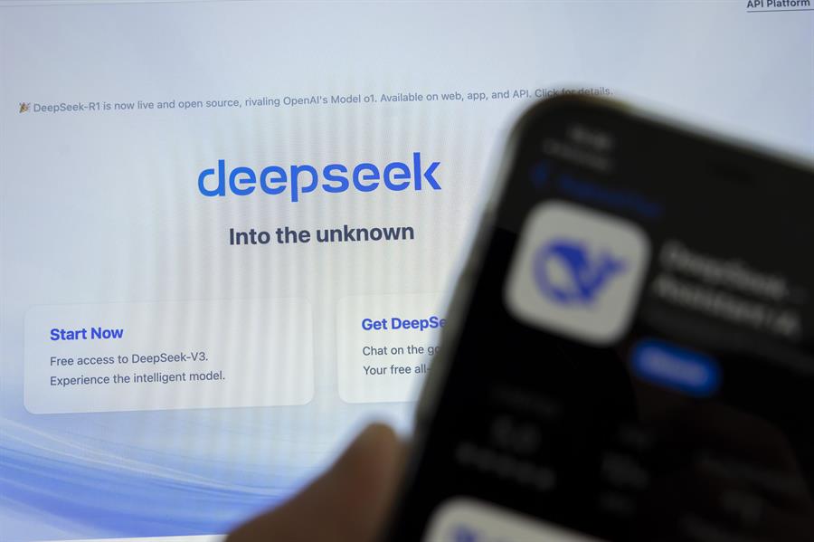 Japón insta a las autoridades a tener cuidado con el uso de DeepSeek en el ámbito laboral