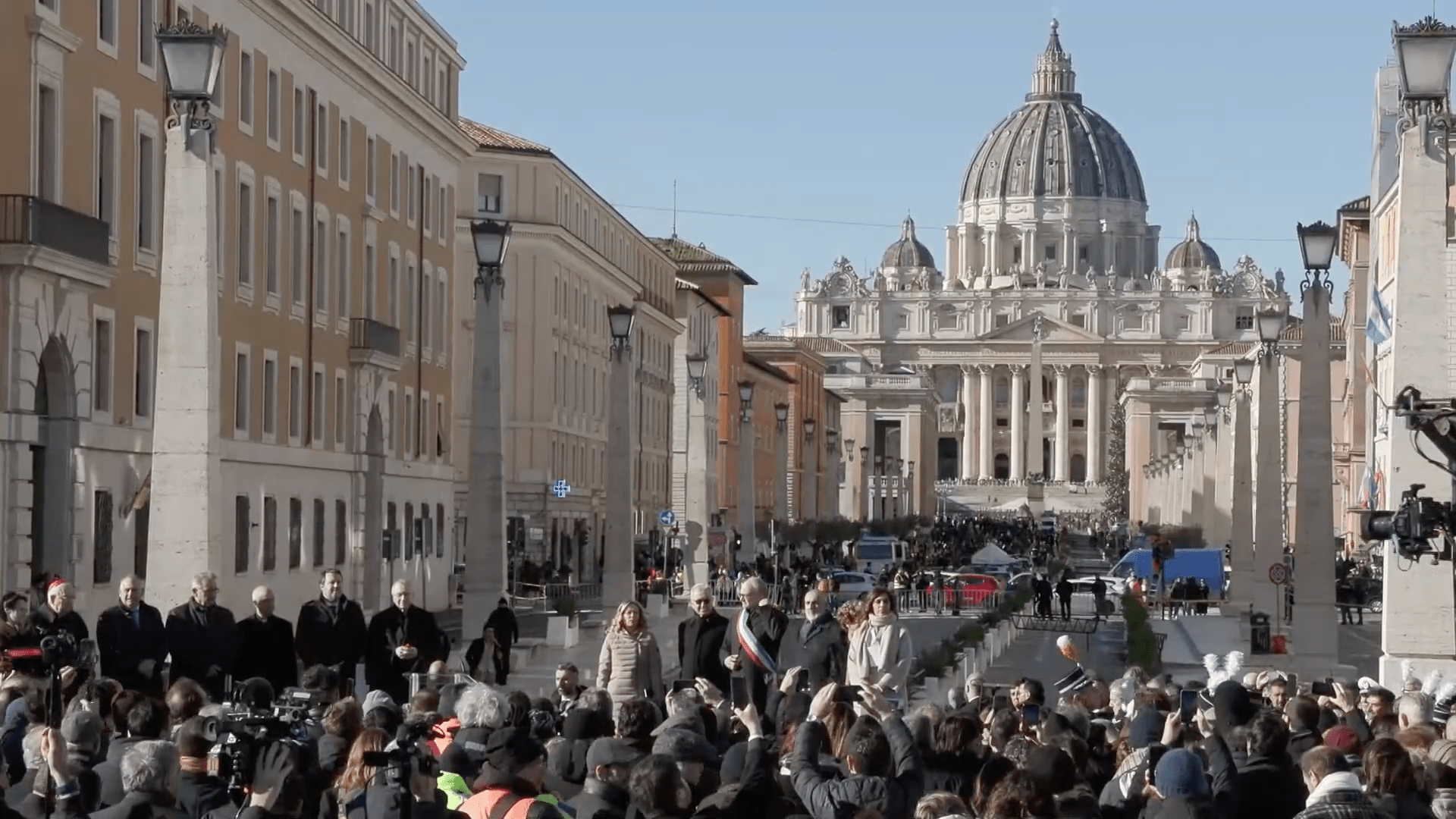 Roma inauguró la Plaza PIA, un nuevo espacio peatonal imponente