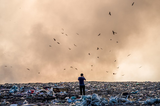 La quema de desechos, una práctica contaminante que desvirtúa los créditos plásticos