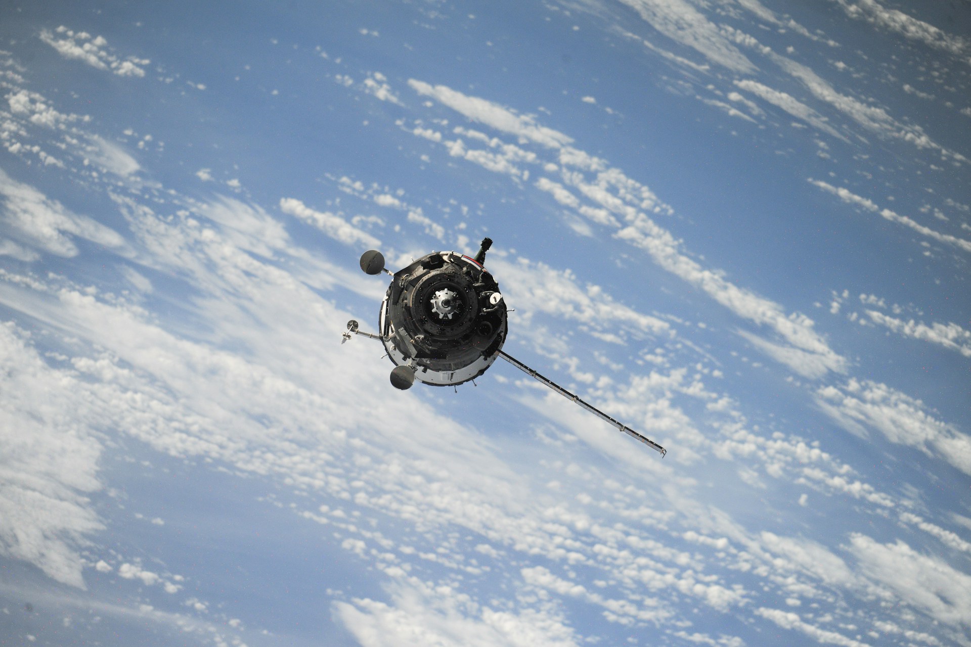 Envisat, una bomba de tiempo espacial que amenaza los satélites activos