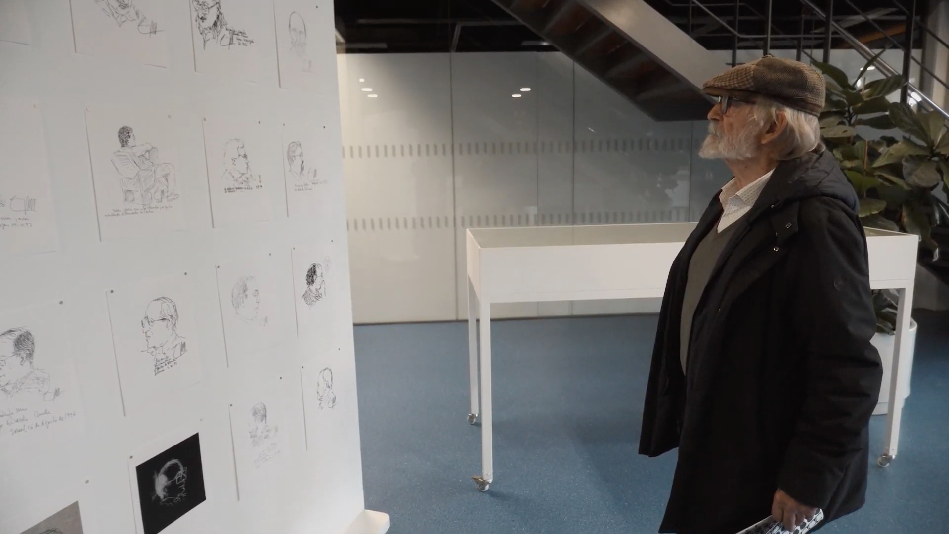 UPV expone 200 retratos del catedrático Vicente Conejero y su legado artístico