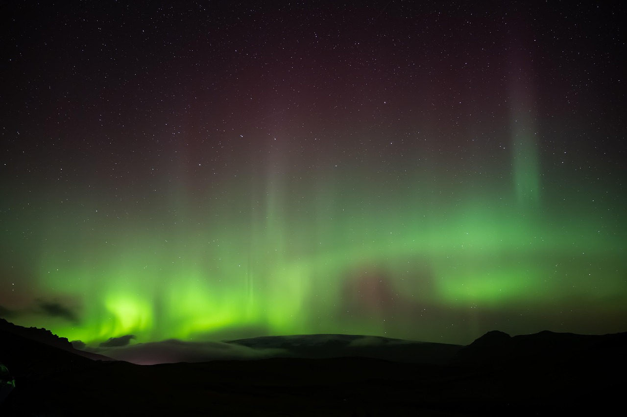 Observan la primera aurora visible en Marte