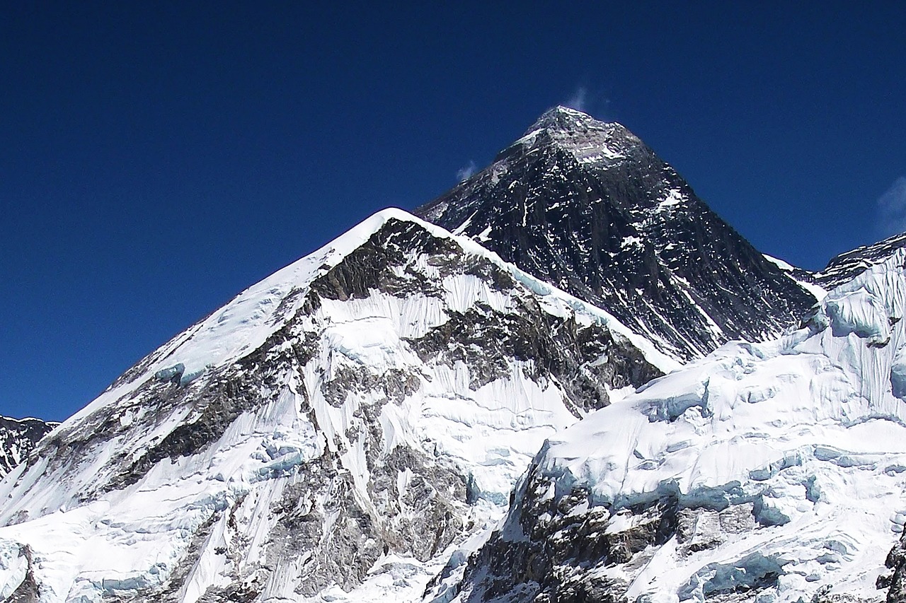Alpinistas usan gas xenón para recortar ascenso al Everest