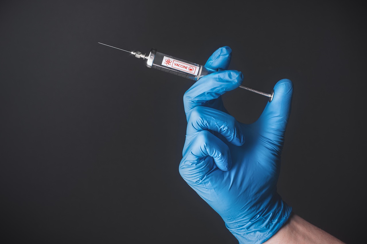 Reino Unido lanza el primer programa mundial de vacunación contra la gonorrea